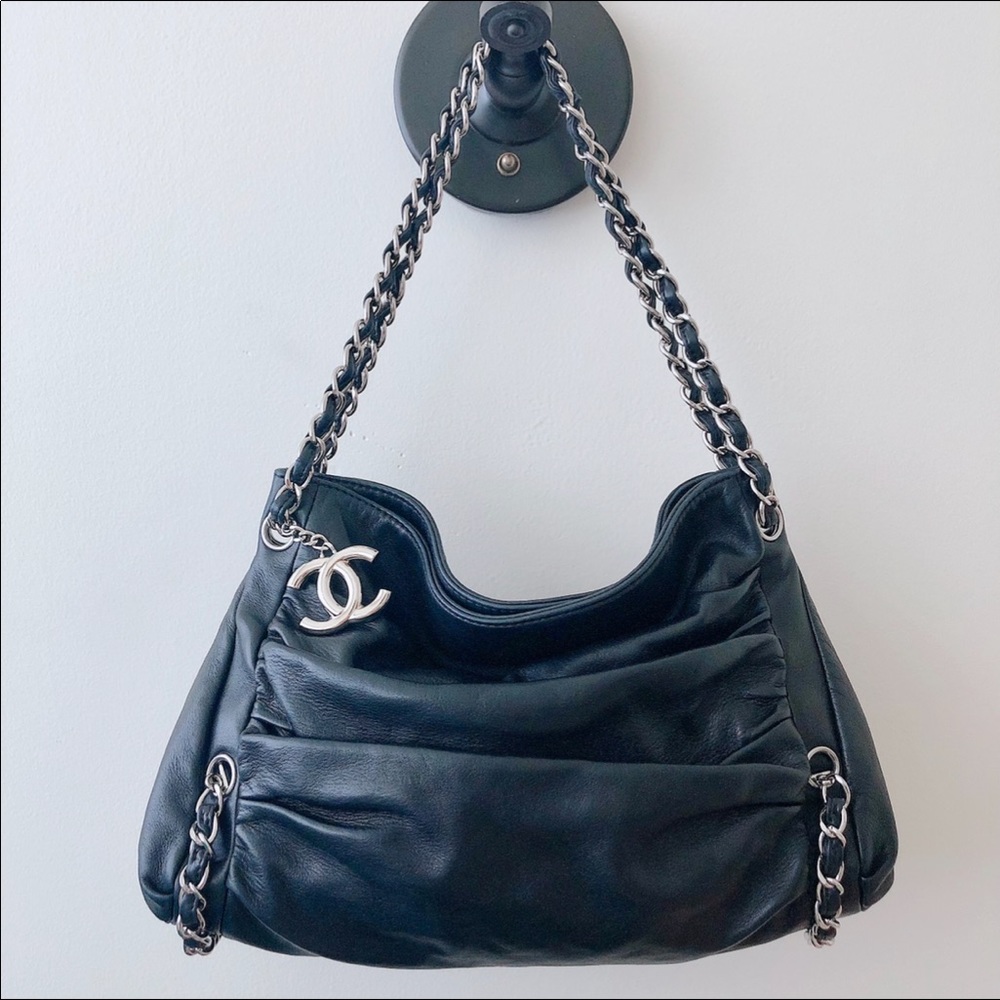 🔥SOLD🔥🖤⭐️ CHANEL Ruched Two-way Chain Hobo Tote